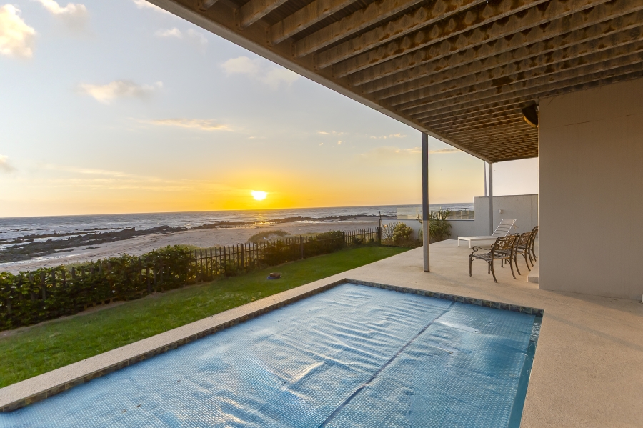 To Let 4 Bedroom Property for Rent in Harbour Island Western Cape